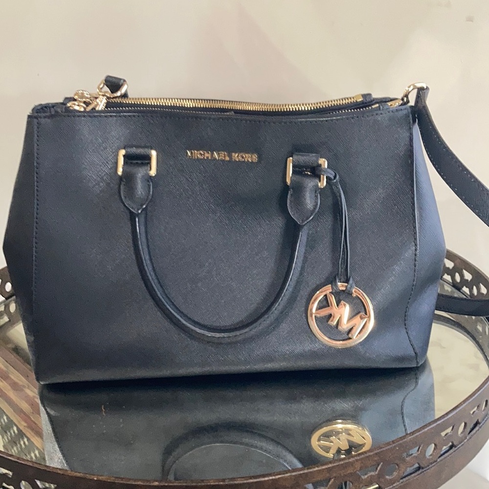 Black MICHEAL KORS crossbody bag